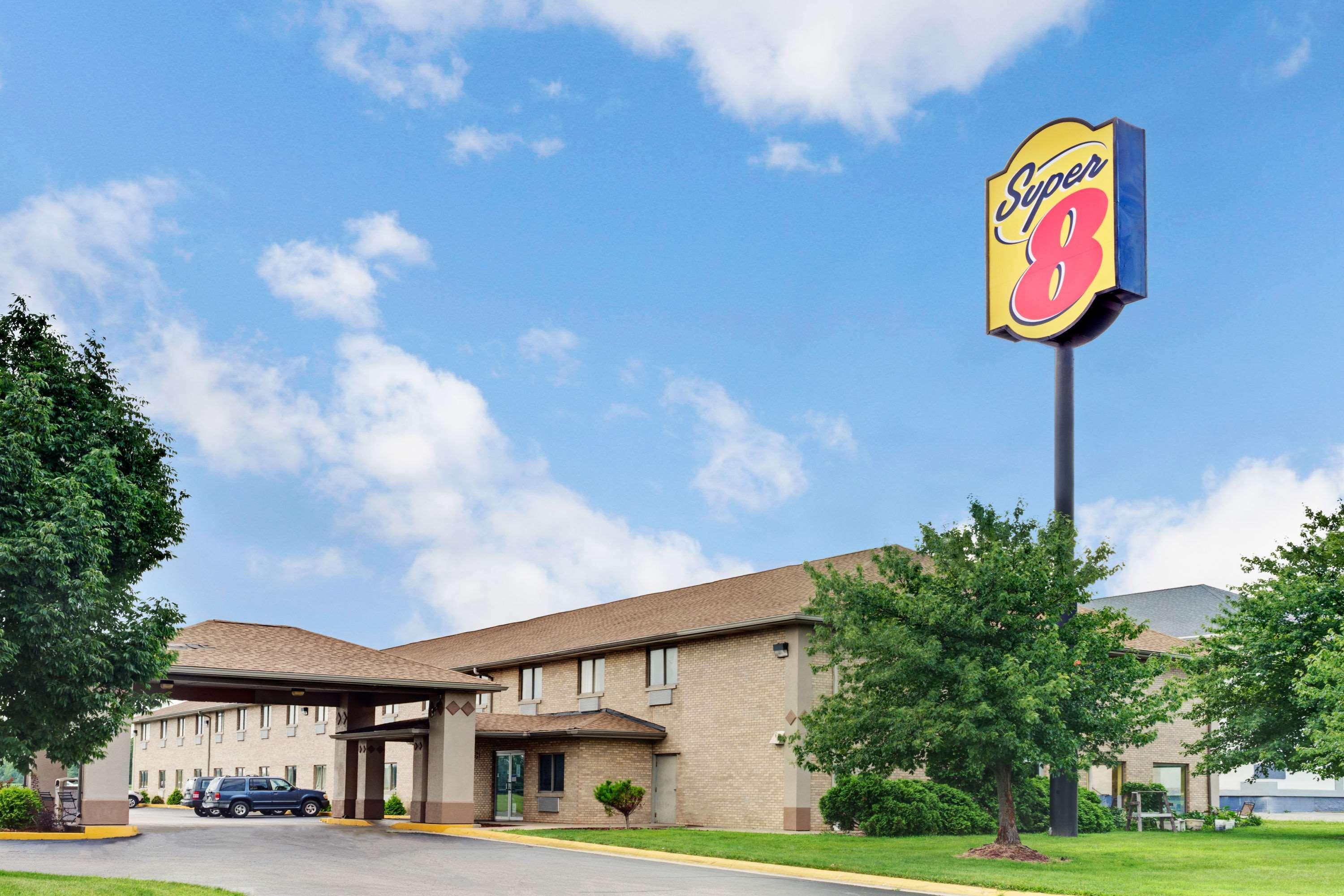 Hotel Super 8 By Wyndham 2*