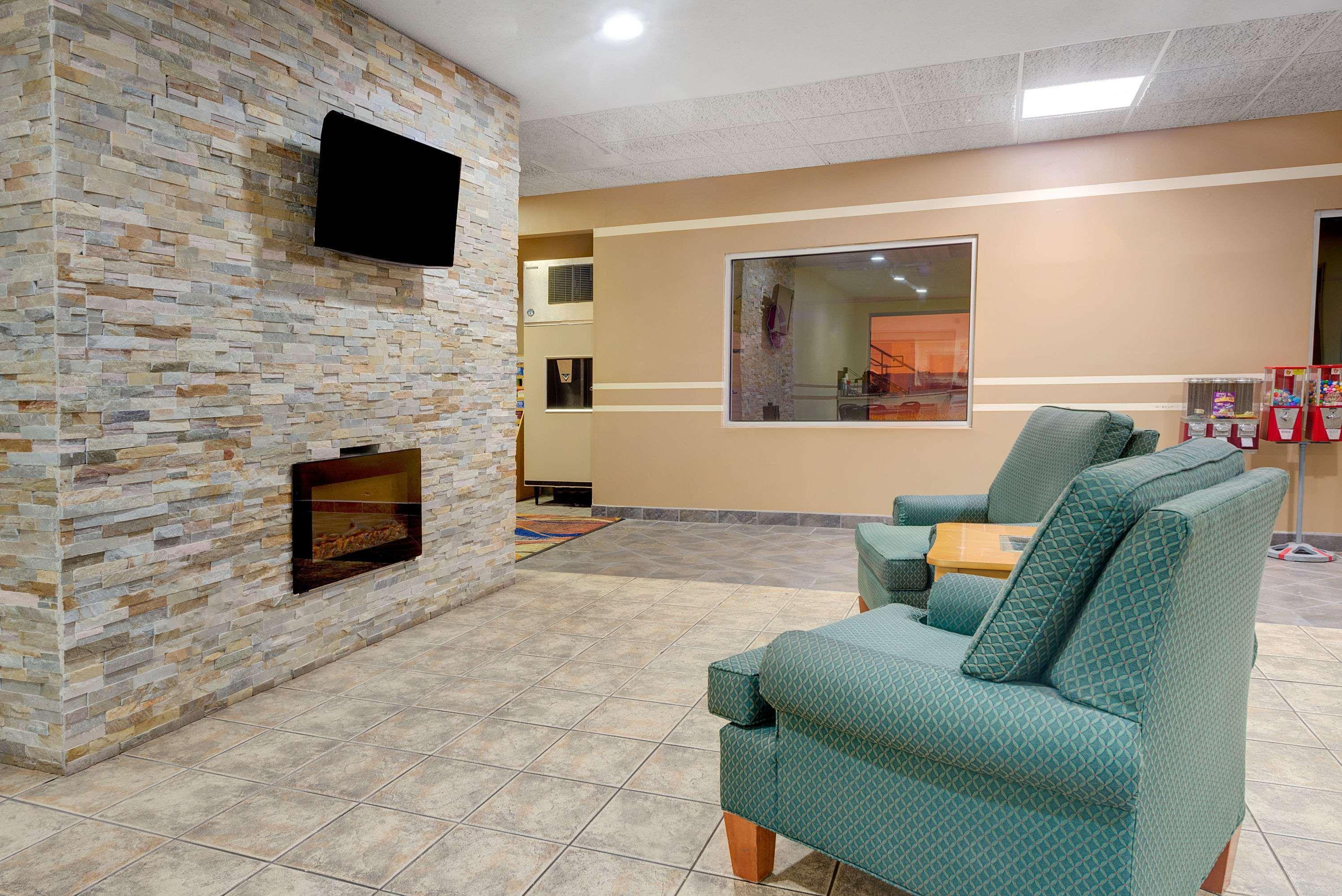 Hotel Super 8 By Wyndham 2*