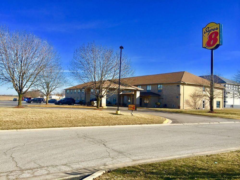 Super 8 By Wyndham Hotel
